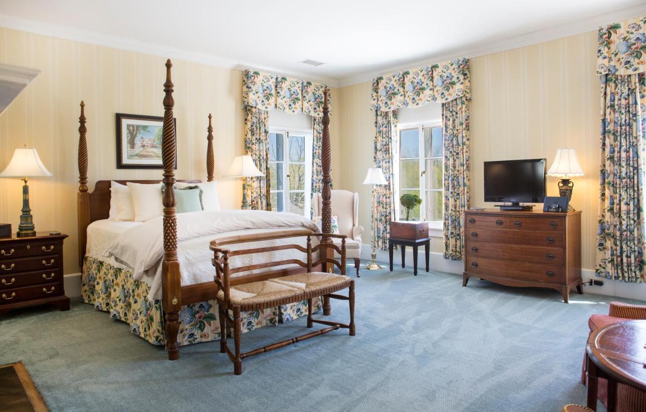 Inn At Warner Hall Gloucester Екстер'єр фото