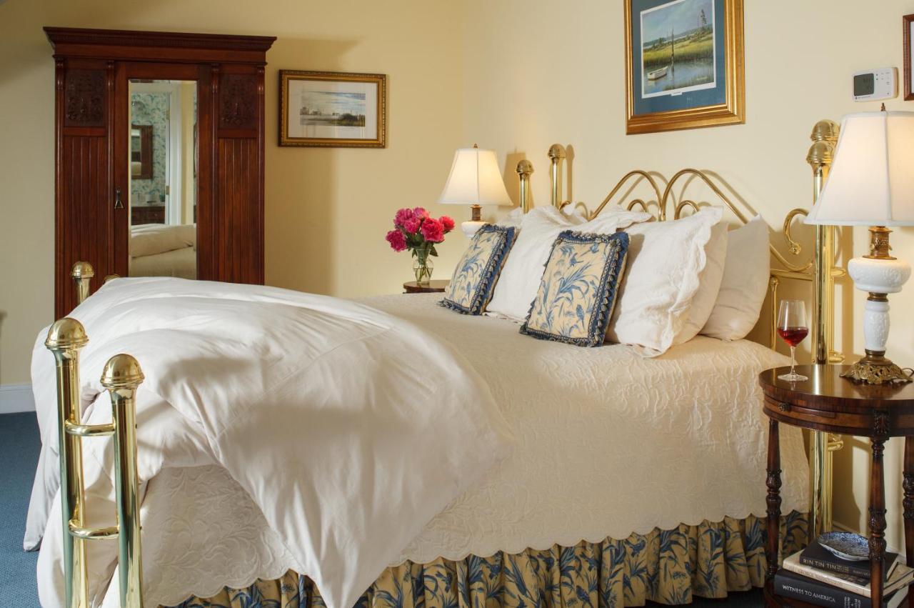 Inn At Warner Hall Gloucester Екстер'єр фото
