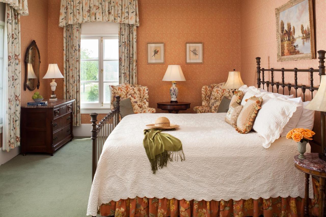 Inn At Warner Hall Gloucester Екстер'єр фото