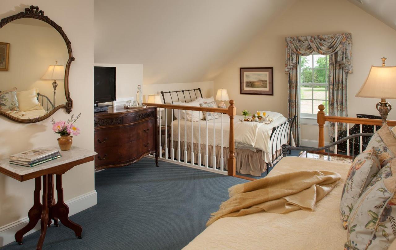 Inn At Warner Hall Gloucester Екстер'єр фото