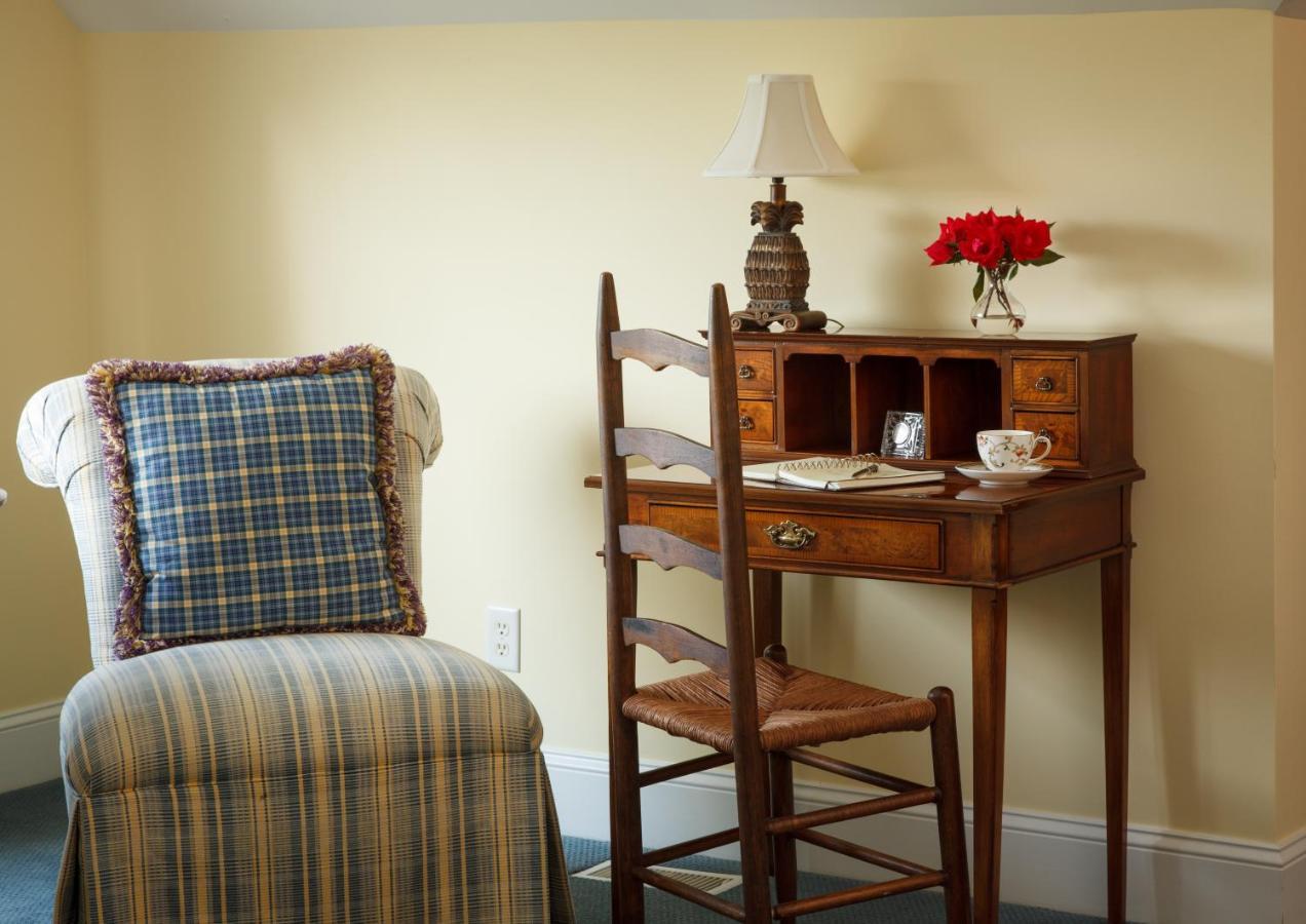 Inn At Warner Hall Gloucester Екстер'єр фото