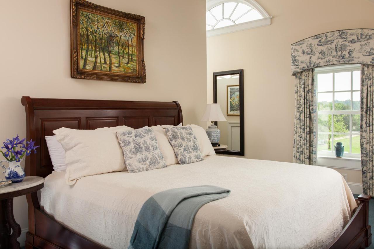 Inn At Warner Hall Gloucester Екстер'єр фото