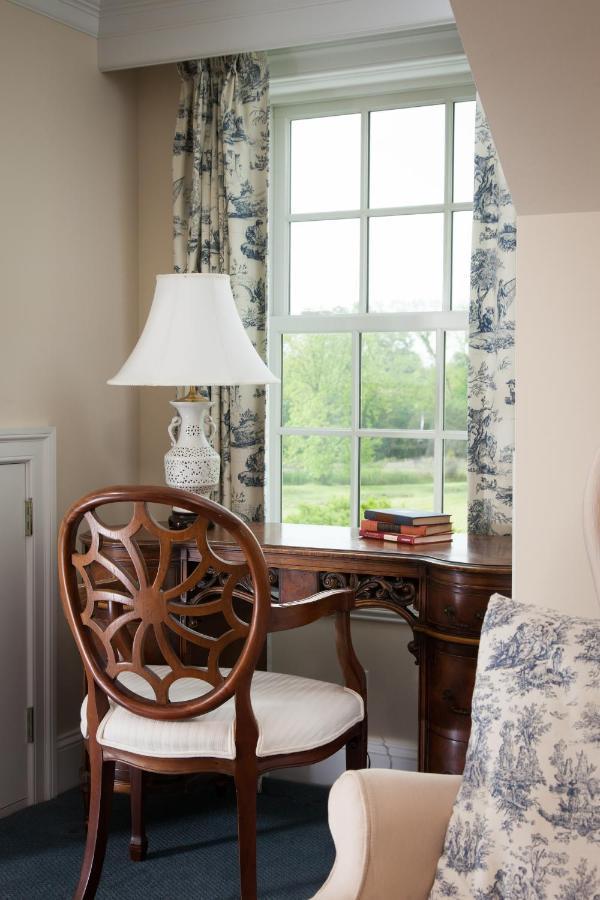 Inn At Warner Hall Gloucester Екстер'єр фото